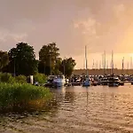 Marina - 80 Metrow Luksusu Z Widokiem Na Jezioro أوسترودا