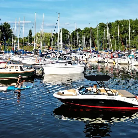 Marina - 80 Metrow Luksusu Z Widokiem Na Jezioro Apartment Ostroda