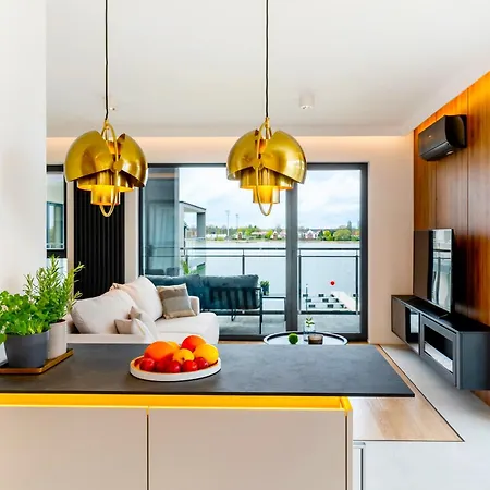 Marina - 80 Metrow Luksusu Z Widokiem Na Jezioro Appartamento Ostróda