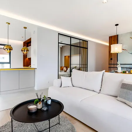 Marina - 80 Metrow Luksusu Z Widokiem Na Jezioro Ostróda